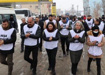Avkevir’de karşılama şölene dönüştü: Çocuklarımızın geleceği için yürüyoruz