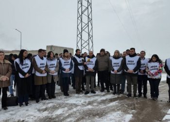 Açlık grevinin sürdüğü cezaevi önünde açıklama: Mutlaka kazanacağız