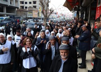 Cizîr caddelerinde ‘Direne direne kazanacağız’ sloganları yükseldi