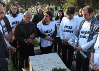 Özgürlük Yürüyüşçüleri Eşref Anyık’ı mezarı başında andı