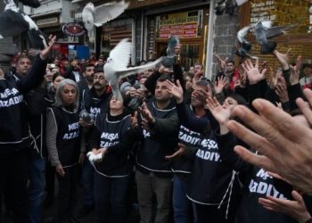 Amed halkı Özgürlük Yürüyüşçülerini bağrına bastı