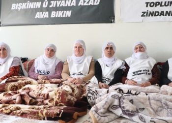 Adalet Nöbeti eylemlerinde gündem Dünya Anadil Günü