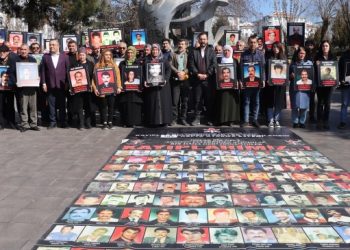 Gözaltında kaybedilen 4 kişinin akıbeti soruldu