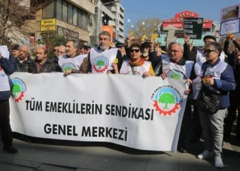 Emekliler: Kırmızı kartı göstermemize az kaldı