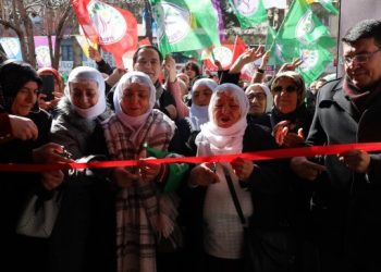 Kent kent coşkulu seçim büro açılışları yapıldı