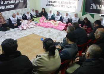 Adalet Nöbeti eylemlerinde deprem anması