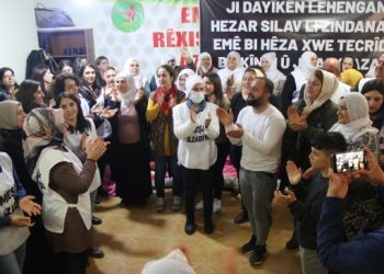 Özgürlük yürüyüşçülerinden Adalet Nöbeti’ne ziyaret