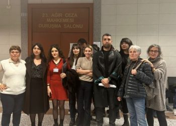 Gazeteciler Akın ve Erdoğan’ın duruşması ertelendi