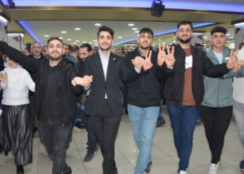 DEM Parti Bedlis eşbaşkan adayları halkla buluştu