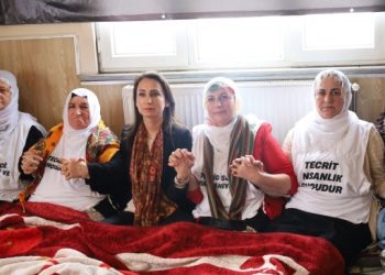 Hatimoğulları Adalet Nöbeti eylemcilerini ziyaret etti