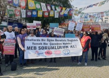 ‘Okullarda 1 öğün ücretsiz sağlıklı yemek’ kampanyasına destek