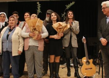 İzmir Halkevi’nden MA’ya zeytin ağacı