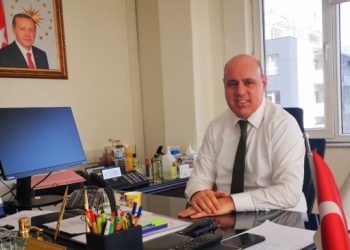 AKP’li eski belediye başkanları partilerinden istifa etti