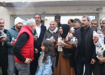 Cezaevinden çıkan Kırmızı için güvercin uçuruldu