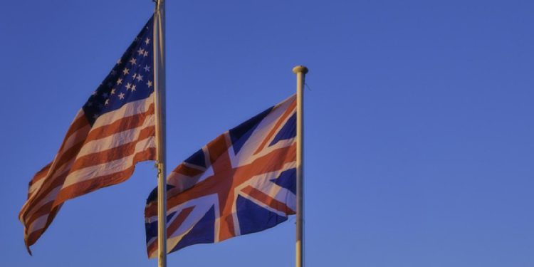 ABD ve İngiltere Yemen'e saldırdı