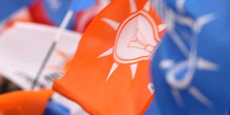 AKP'de toplu istifa!