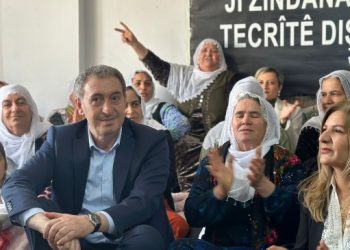 Adalet Nöbeti’ni ziyaret eden Bakırhan: Direniş zaferle sonuçlanacak