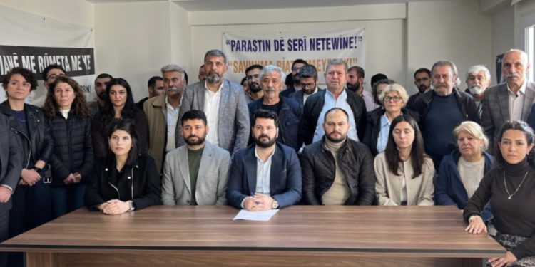 Adliyedeki saldırı sonrası avukatlara operasyon: Hukukçular dayanışma çağrısı yaptı