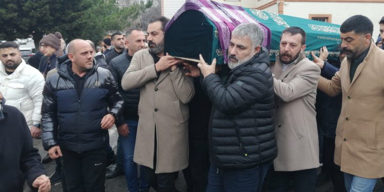 Ahmet Kaya'nın ağabeyi son yolculuğuna uğurlandı!