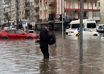 Ali Yerlikaya'dan Antalya'daki sele dair açıklama: 989 kişi tahliye edildi