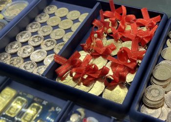 Altın fiyatları kritik eşiğe tutundu: Gram altın ne kadar?