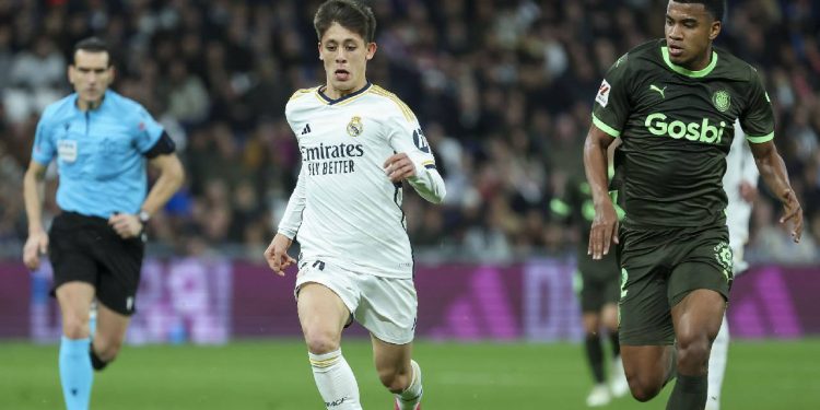 Arda Güler penaltı kazandırdı, Real Madrid en yakın rakibini 4 golle geçti