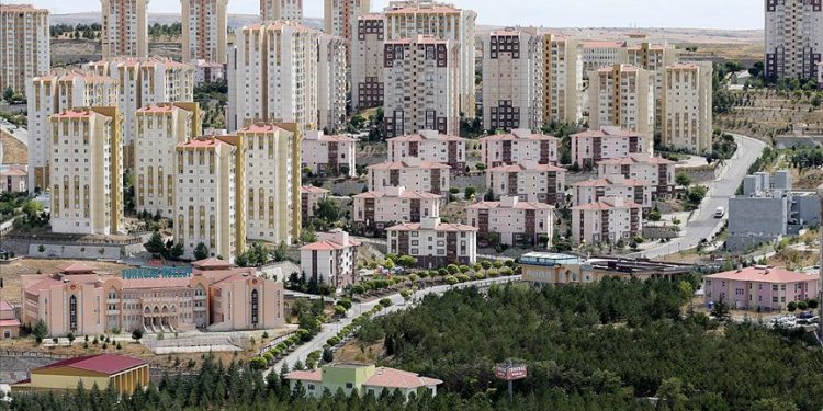 Asgari ücretliye ev hayal oldu: 17 yıl bütün ücretiyle ödeme yapması gerekiyor