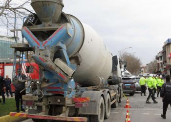 Ataşehir’de beton mikseri mendil satan hamile kadını ezdi