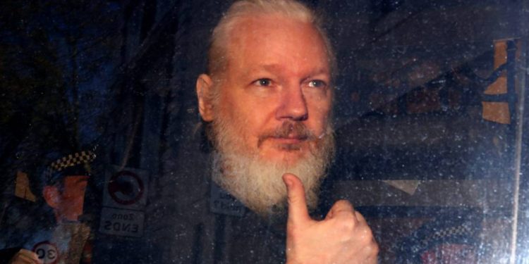 BM: Julian Assange'ın intihar riski var