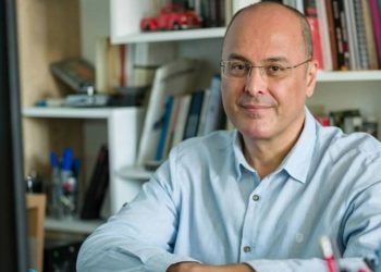 Barış Akademisyeni Bülent Şık görevine iade edildi