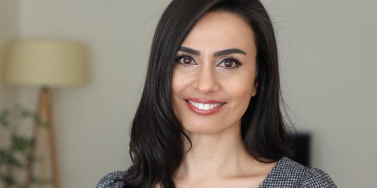 Barış Akademisyeni Mühdan Sağlam yeniden ihraç edildi