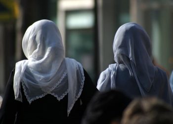 Belçika mahkemesi iş yerinde başörtüsü yasağını onadı