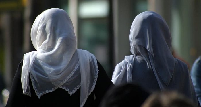 Belçika mahkemesi iş yerinde başörtüsü yasağını onadı
