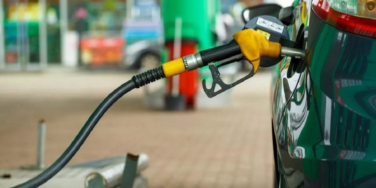 Benzine bir zam daha geliyor