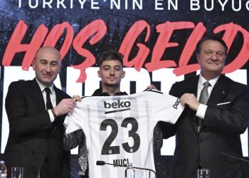 Beşiktaş yönetimi, Polonya Cumhurbaşkanı devreye girdi demişti; Legia Varşova, Ernest Muçi iddialarını yalanladı!