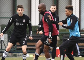 Beşiktaş'ın yıldızları ilk antrenmanına çıktı