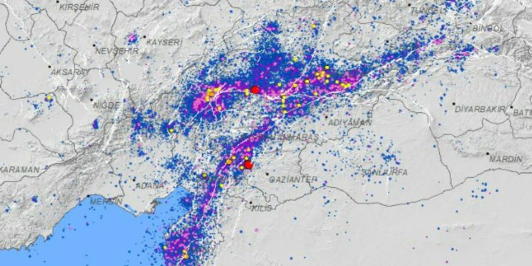 Büyük felaketin üzerinden bir yıl geçti, bölge halen beşik gibi sallanıyor: Günde en az 40 deprem!