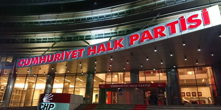 CHP'de üst düzey istifa: 'Kulak tıkamamı kimse bekleyemez'