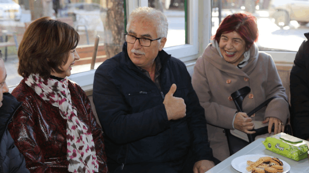 CHP'nin Eskişehir adayı Ayşe Ünlüce taksicilerle bir araya geldi