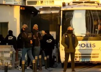 Çağlayan’da adliyeye terör saldırısı: Gözaltına alınan 96 kişi adliyeye sevk edildi