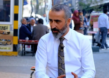 'Çöpçü' olarak işe girdiği belediyenin başkanlığına aday oldu: 'Yanlış iş yapa yapa bize doğruyu öğrettiler'