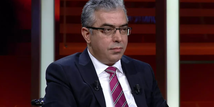 Cumhurbaşkanı Başdanışmanı Mehmet Uçum'un iki gündemi var: AYM ve Fenerbahçe
