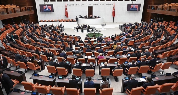 DEM Parti’li Temelli’den AKP’li Usta’ya: Kürt onlar ‘kökenli’ değil