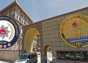 Diyarbakır Emniyeti ‘DEM’ kısaltmasını bina girişinden kaldırdı