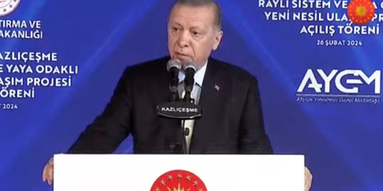 Erdoğan, bu kez İstanbulluları tehdit etti: Ülkeyi biz yönetiyoruz, bu zat böyle bir imkana sahip değil!