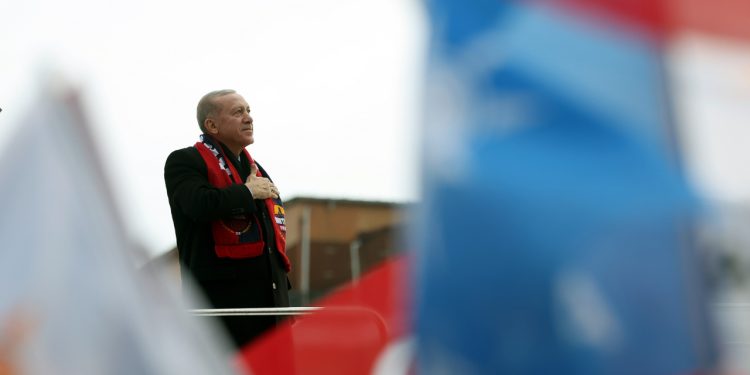 Erdoğan miting alanında pankartı gördü, talimat verdi: 'Bakanlıklara buyruğumu vereceğim'