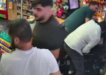 Esenyurt'taki tekel bayi cinayetinde ilk duruşma görüldü: Barışma karşılığı para ve 2 çocuk teklif etmişler!