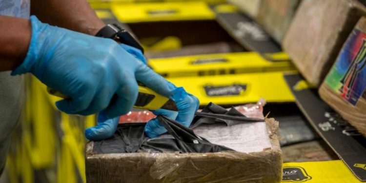 Europol, Ekvador’dan Türkiye ve AB ülkelerine muzlar arasında tonlarca kokain gönderen çeteyi çökertti