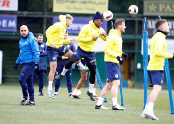 Fenerbahçe antrenmanında sürpriz isim: Sözleşmesi feshedilmişti, geri döndü