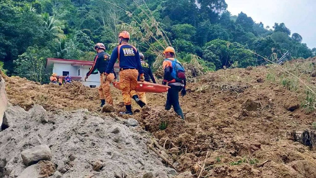 Filipinler'deki toprak kaymasında ölenlerin sayısı artıyor: Can kaybı 37'ye yükseldi